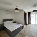 Aden Garden Hotel *